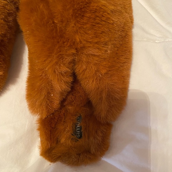 Brown Fluffy Slipper - Picture 3 of 3